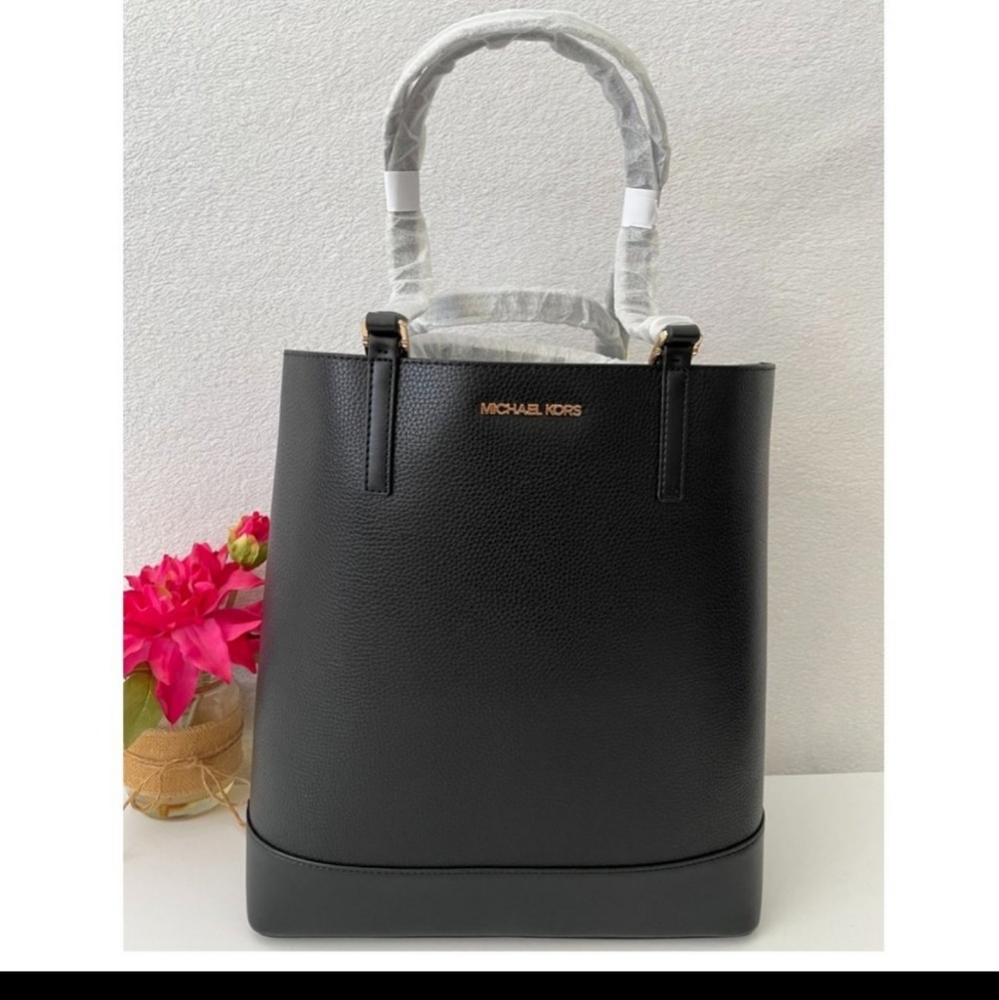 NEW Michael Kors Kelli Tote - Picture 8 of 9